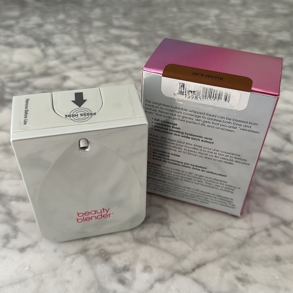 Beautyblender Bounce Liquid Whip Long Wear Foundation in shade 4.40 - Picture 2 of 4